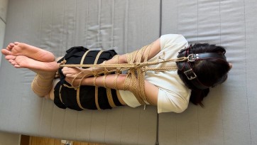 【玩奴原创】初绑即暴杀！超严厉蛇缚并肘,妹子扛不住崩溃实录！