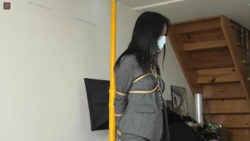 【绳之韵】新人小软户外游戏第四集：绳捆索绑小OL，强制穿小3码的12厘米超高“小鞋”，户外行走、停车场TJ，口水、强高，安静的停车场，呻吟声传的很远.....