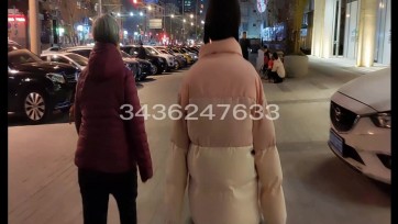 【长颜草】白幼瘦萝莉极限直臂捆绑外出，精神和肉体的折磨，晚高峰人特别多，可以说是最大胆的外出拍摄了