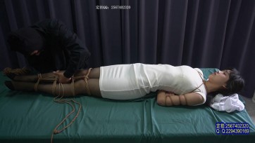 【一绳有你】【护士遭劫】温柔漂亮的实习护士婷婷遭到蒙面小黑匕首劫持被玩弄一番非常乖巧无助的小眼神太漂亮了！