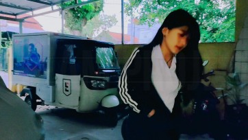 【TiedIndonesia】这对母子在购物回来时，看到自己的儿子被绑，她想帮忙，不幸的是，她也被绑了。这对母子的命运如何？[痒痒][白袜子][赤脚]