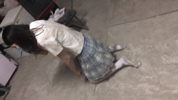 【小瓶子】白丝jk妹子废弃仓库调教凌辱