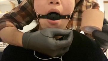 【默示录】【小木】口球塞嘴，医用胶布封上后，强捂口鼻，内裤、保鲜膜限制呼吸，最后再用内裤堵嘴，宽胶带封嘴~