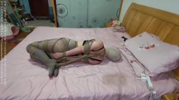 【我的媳妇】74弹、把媳妇驷马放置家中自己溜出去填肚子、最后给虐哭了、无内、丝袜的神仙穿法、丝袜套头 、驷马放置挣扎