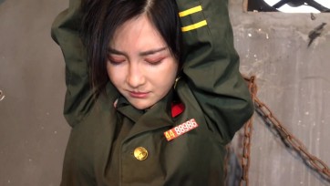 【丽佳美苑】盗林惯犯之旧照片(淼淼试镜：制服,捆绑,丝足,打斗,迷晕,胶带封嘴)