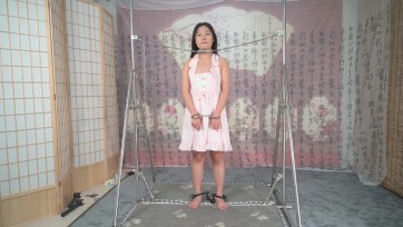 【撒琅】升级版果背写字电击游戏萱萱倾情出演--尺度、镣铐、项圈固定、电击、TK、逃脱