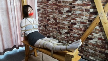 【随心原创】雪娜 尝试老虎凳