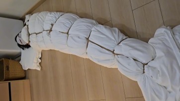 【小黑原创】棉被包裹木乃伊，羞辱踩踏玩弄，内置，最后塑料袋套头