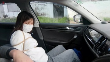 【绳之韵】大学女生瑾瑜的清明节假期，接站路上的户外捆绑游戏，上集：5CM大号口球、驷马捆绑、固定棒、脏白袜玩脚、SP、亵玩挑逗，车内受虐中逐渐兴奋的小女奴，车外春日夕阳好风景