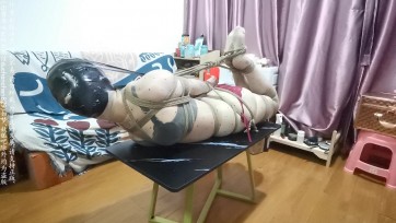 【我的媳妇】第69弹、茶几上的驷马（超难受）、棒棒固定无休止的GC各种呻吟嗨到虚脱、连身肉丝（双丝哦）、胶带包头、乳夹、（超好看）