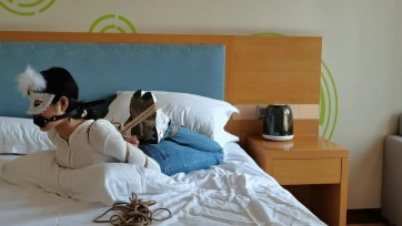 【江山原创】文慧牛仔裤白上衣，极限驷马，狗骨头棒，素色妹子惹人疼爱