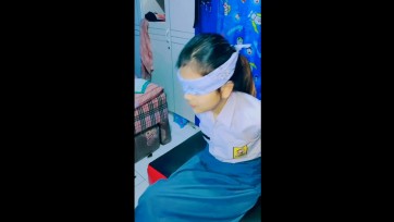 【TiedIndonesia】[收集唾液][JK女学生][袜子] 收集唾液挑战逃跑2  一名JK女学生被绑架，并被要求收集唾液，如果她想被释放，失败后，绑匪用丝袜绑住她的头作为惩罚