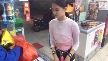 【xiao素素】粉色体操服龟甲被老师惩罚金属拷外出超市散步