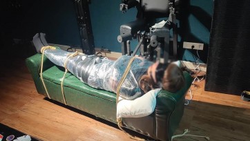 【鬼识】伪娘黑丝休闲装 驷马半吊 刑椅拘束 保鲜膜木乃伊半包 抚摸TK震动