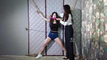 【樱束原创】《面试闯关第一关耐痒度》新人首发！小玉来工作室面试雪妮作为面试官给她设了三个闯关项目闯过才能录用！