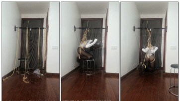 【小L】【kig】在家把自己吊起来，手被反铐，脑袋还玩起来标准玩法，结果钥匙不见了，挣扎了好久差点没晕过去