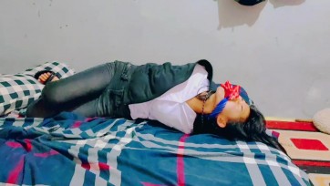 【TiedIndonesia】薇拉演员电视剧《可靠的小偷薇拉的最后任务》薇拉在执行任务时被抓住了。她被关在一个特殊的房间里，这样她就无法逃脱。这个性感的女人的命运是什么？