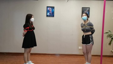 【一绳所爱】宋思琪和仙仙两个女孩捆绑玩游戏不亦乐乎