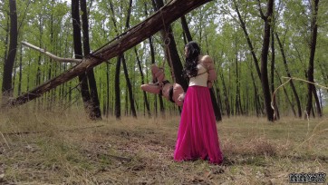 【鑫鑫工作室】小肉臀户外内衣吊缚