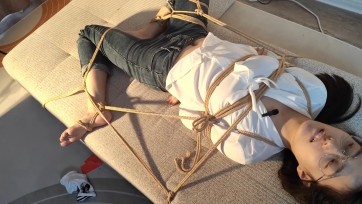 【吴越】长腿眼镜学姐文静，白衬衣捆绑游戏第二季，疯狂TK与极限原味封堵，尖叫、挣扎与闷笑的经典