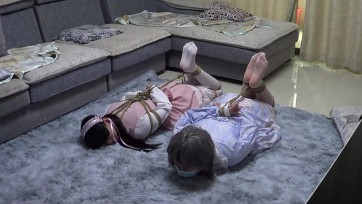 【新月原创】00后姐妹花 玉箫 可可姐妹 可爱OL娘 互绑喂零食 互相解缚失败被欺负