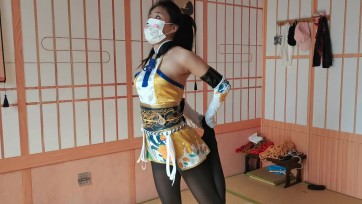 【一绳所爱】笑笑游戏装角色单腿悬吊挠痒