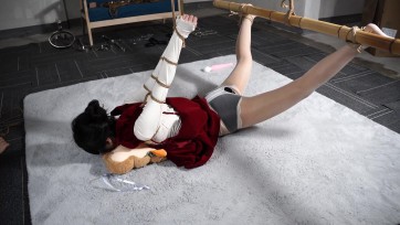 【小鹿工作室】调教纪实(一) 欧式直臂反吊 分腿吊 脚铐