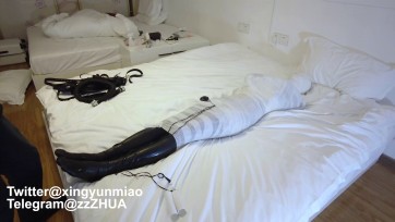 【鹿角与猫爪】双重包裹—木乃伊里面是全包乳胶衣/闷热play/内置电击刚塞+贴片/训练器全程开启刺激/防毒面具+呼吸袋