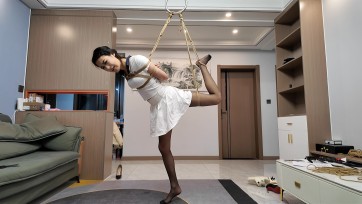 【李大侠原创】晓倩单腿吊