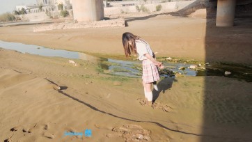 【倔强】春天到了带伊伊出去踏青 小河边玩泥巴 车里自嗨