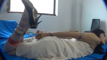【真实经典】高个大美女镣铐生活体验记