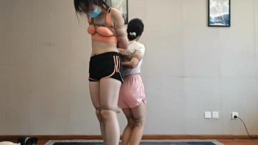 【一绳所爱】两个女孩被绑逃脱