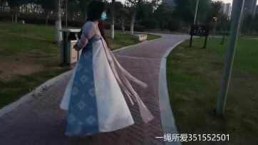 【一绳所爱】姜小岚光脚捆绑在公园散步