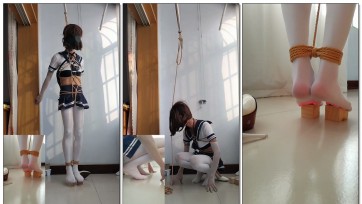 【玩家自缚】踩在5cm木块上的强制踮脚。单手套自缚。猫爪白丝袜