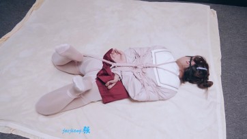 【倔强】小开的紧缚日记-jk服+白丝+驷马股绳+震震