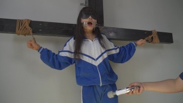 【象人工作室】小0-校服女孩出去玩遇到变态蜀黍，喜欢看开口器撑开嘴巴的少女流口水!