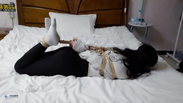 【JS】【曼曼】《入室劫案5》Part 2 欺骗劫匪是有代价的驷马分腿吊绑棉袜塞嘴